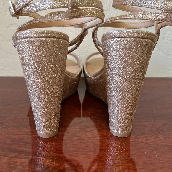 Badgley Mischka gold glitter wedges, size 7.5, EUC - Picture 8 of 9